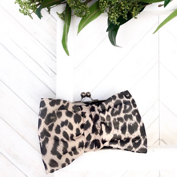 Betsey Johnson leopard print clutch - Picture 1 of 5